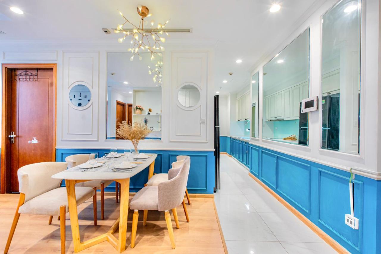 Moxy Hcmc Aparts - Vinhomes Central Park, Ice Rink 호치민 외부 사진