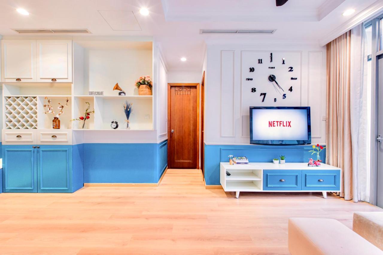 Moxy Hcmc Aparts - Vinhomes Central Park, Ice Rink 호치민 외부 사진