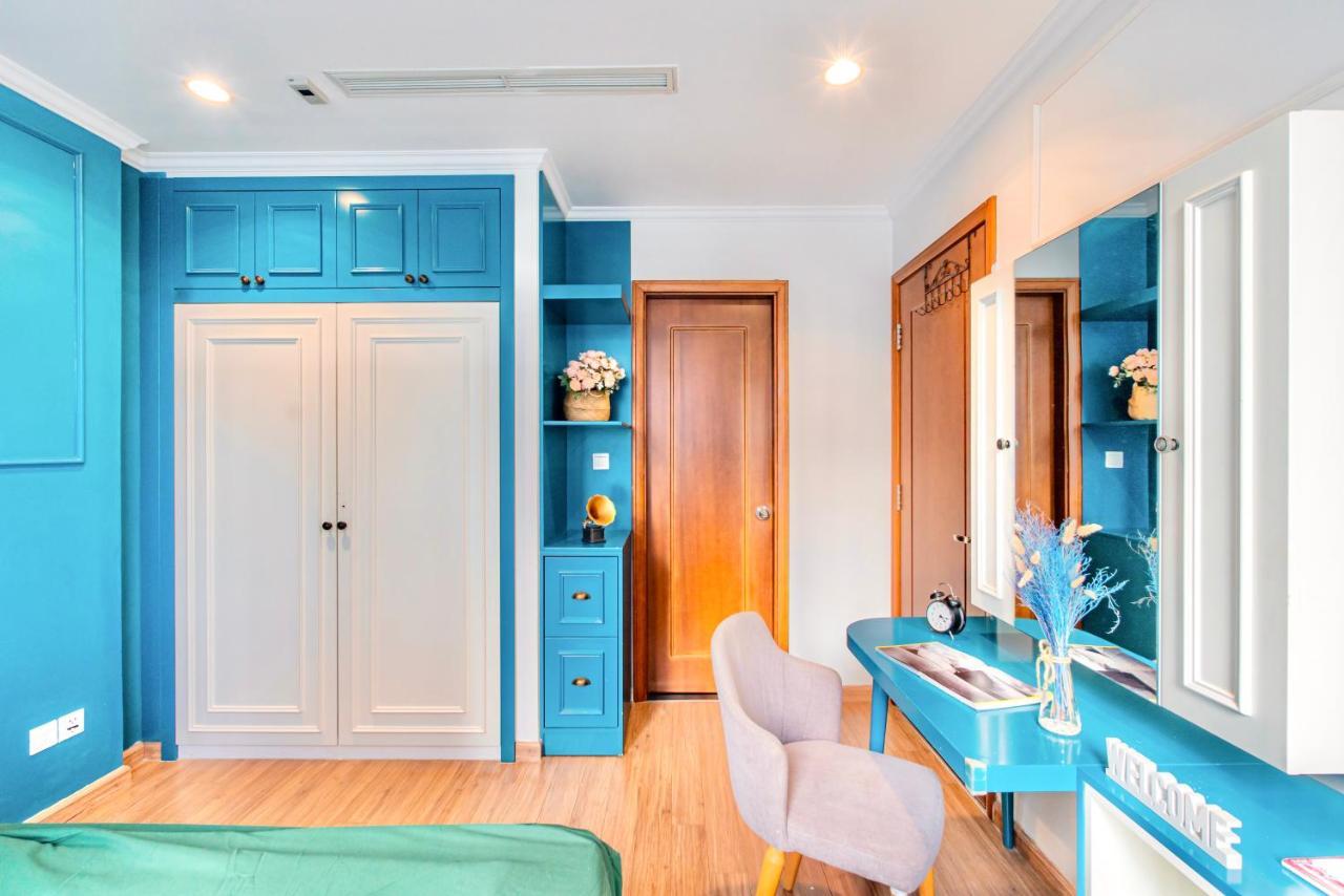 Moxy Hcmc Aparts - Vinhomes Central Park, Ice Rink 호치민 외부 사진