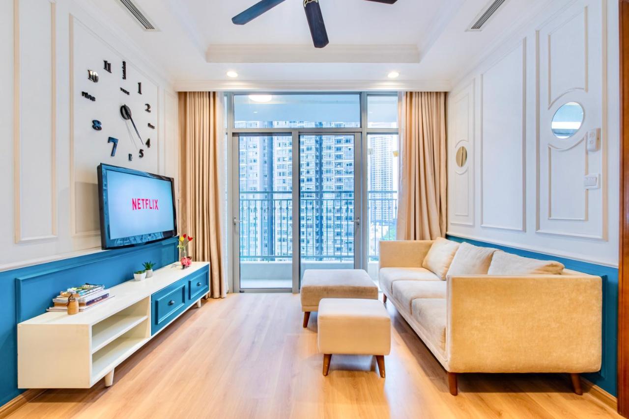 Moxy Hcmc Aparts - Vinhomes Central Park, Ice Rink 호치민 외부 사진