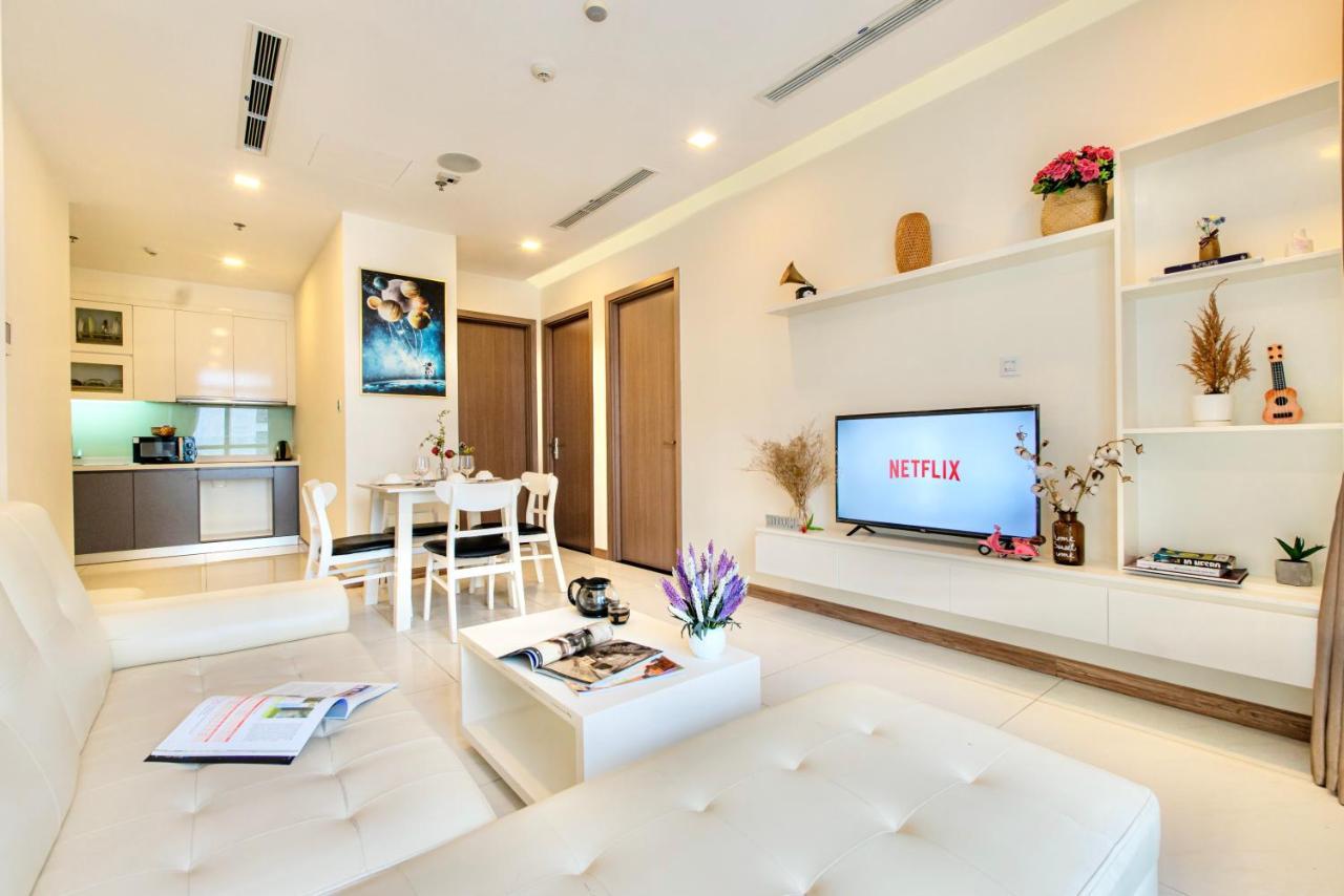 Moxy Hcmc Aparts - Vinhomes Central Park, Ice Rink 호치민 외부 사진