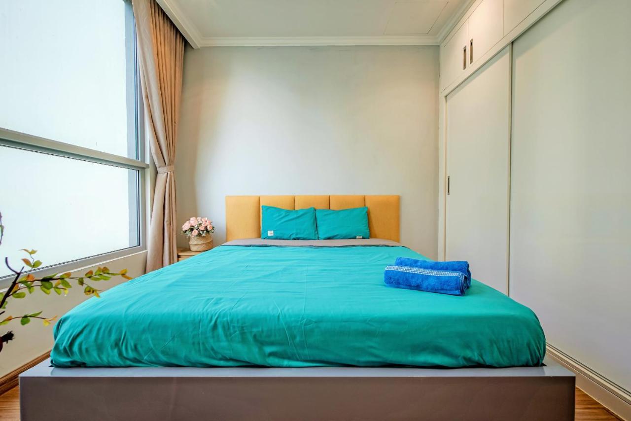 Moxy Hcmc Aparts - Vinhomes Central Park, Ice Rink 호치민 외부 사진