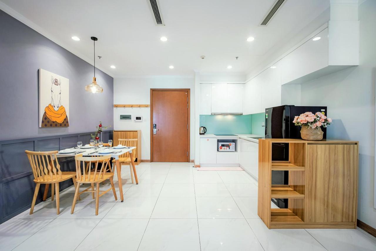 Moxy Hcmc Aparts - Vinhomes Central Park, Ice Rink 호치민 외부 사진