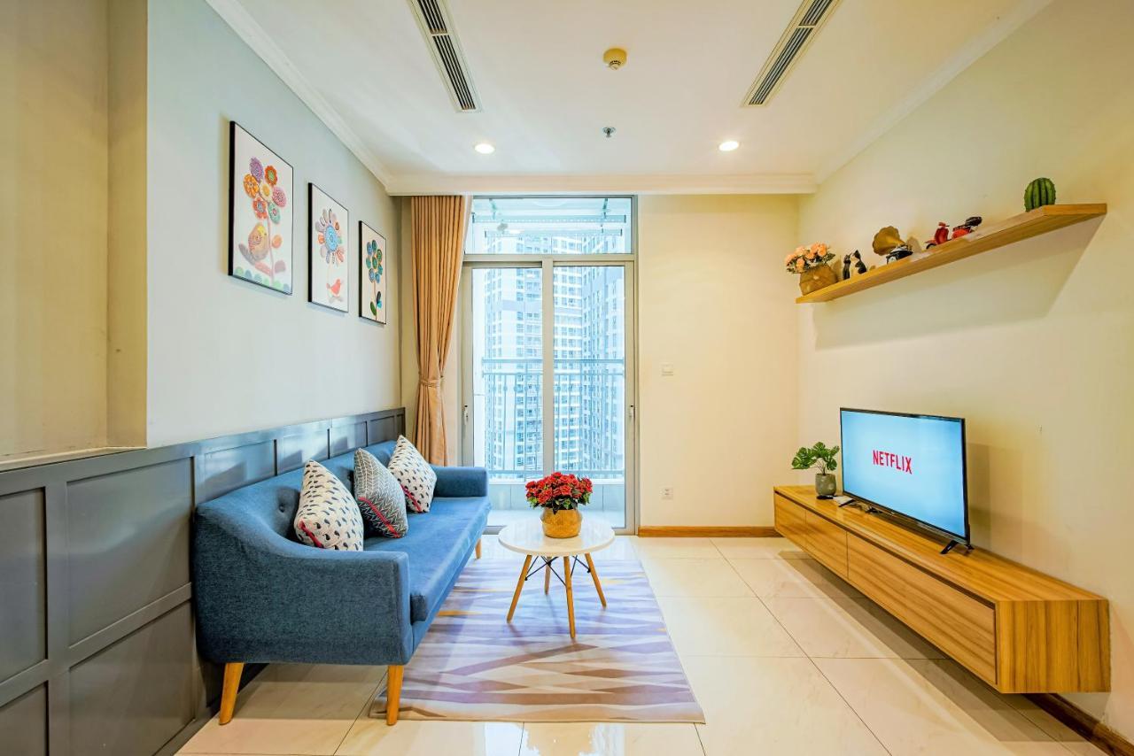 Moxy Hcmc Aparts - Vinhomes Central Park, Ice Rink 호치민 외부 사진