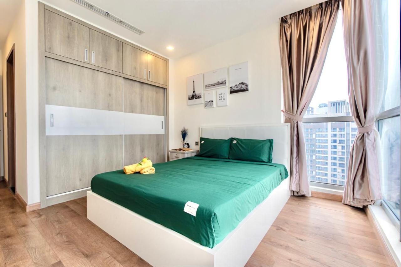 Moxy Hcmc Aparts - Vinhomes Central Park, Ice Rink 호치민 외부 사진