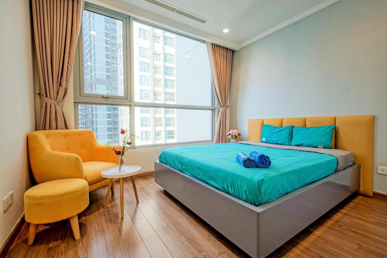 Moxy Hcmc Aparts - Vinhomes Central Park, Ice Rink 호치민 외부 사진